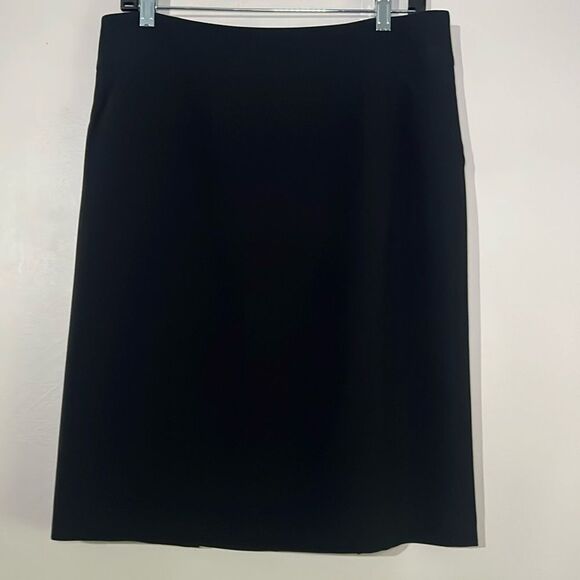 Ann Taylor classic knee length skirt, size 10 - Picture 1 of 8